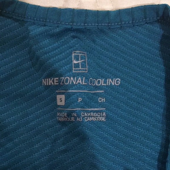 Worn once! Nike crop top - Picture 3 of 10